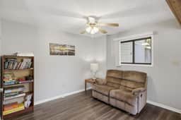 85 Walnut Dr