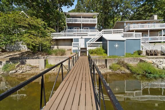 Lake Front |Private Dock |Blue Bungalow|3bed|2bth