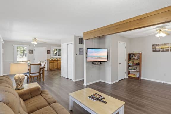 85 Walnut Dr