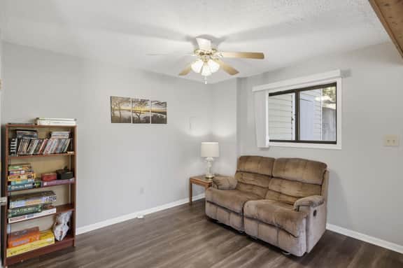 85 Walnut Dr