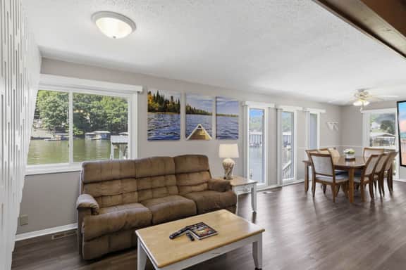 85 Walnut Dr