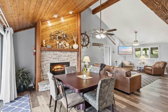 Boat Ramp|Swim Dock|Year Round Pools|Sleeps13