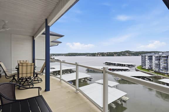 Boat Slip |TopFloorLakeView |Seasonal Pool Hot Tub - Image 2