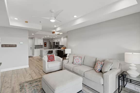 100% Renovated | Lakefront | Pool | Elevator |