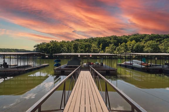 Lake Front |Private Dock |Blue Bungalow|3bed|2bth