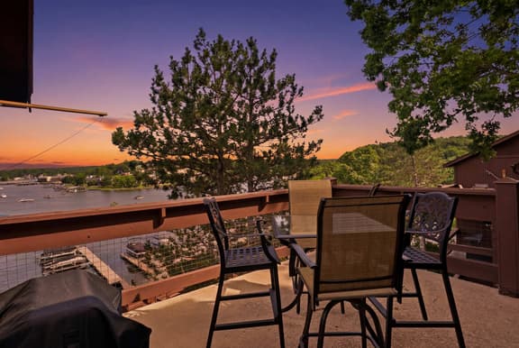 Boat Ramp|Swim Dock|Year Round Pools|Sleeps13