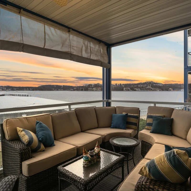 | 4B 3B | Lakefront | SeasonalPool/Hot Tub | Dock