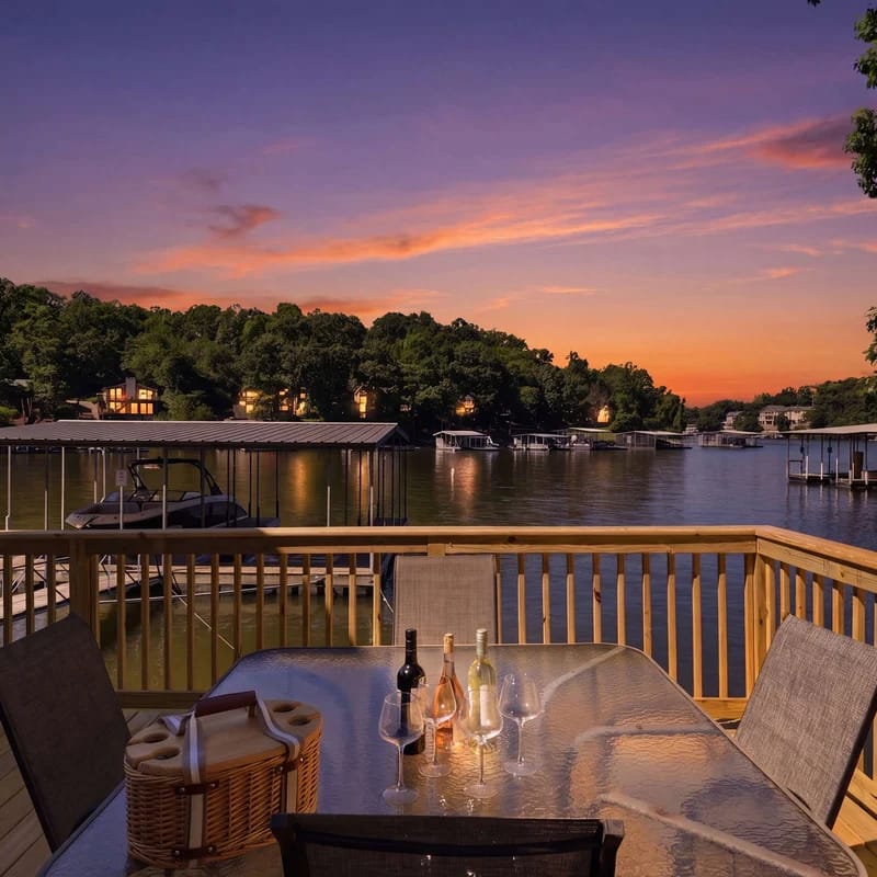 Private Dock|Deck|LakeHouse|Lake Front|3bd 2bth